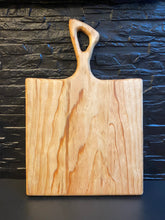 Cargar imagen en el visor de la galería, Bandeja de pino con mango variedades