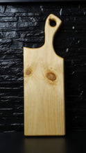 Cargar imagen en el visor de la galería, Bandeja pequeña de pino con mango variedades