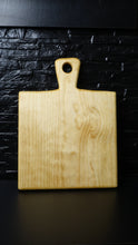 Cargar imagen en el visor de la galería, Bandeja de pino con mango variedades