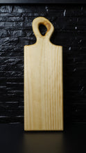 Cargar imagen en el visor de la galería, Bandeja pequeña de pino con mango variedades