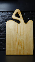 Cargar imagen en el visor de la galería, Bandeja grande de pino con mango variedades