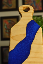 Cargar imagen en el visor de la galería, Bandeja con Mango: Incrustaciones de azul metalizado
