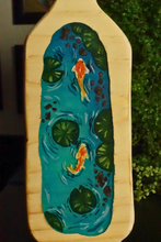 Cargar imagen en el visor de la galería, Bandeja con Mango: Kois, Pintura Encapsulada
