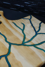 Cargar imagen en el visor de la galería, Bandeja con Mango: Incrustaciones rayos verdes
