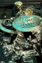 Cargar imagen en el visor de la galería, Cuadro Perfume Versace
