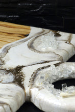 Cargar imagen en el visor de la galería, Bandeja con Mango recubrimiento Geoda
