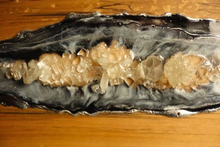 Cargar imagen en el visor de la galería, Madera Nativa incrustaciones efecto geodas
